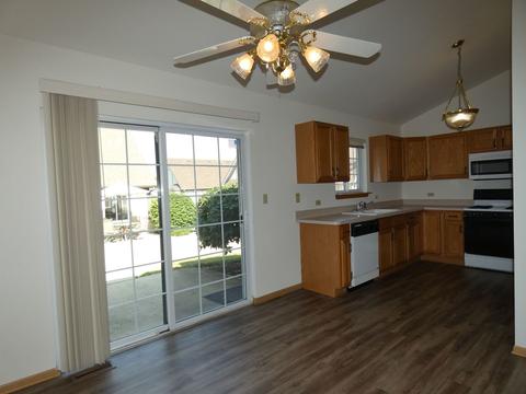 1734 Willow Circle Dr, Crest Hill, IL 60403 photo 9