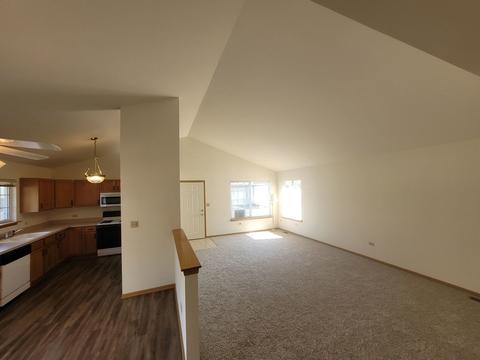1734 Willow Circle Dr, Crest Hill, IL 60403 photo 7