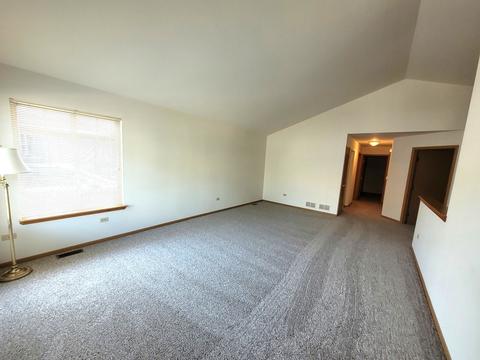 1734 Willow Circle Dr, Crest Hill, IL 60403 photo 6