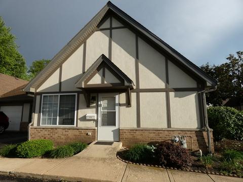 1734 Willow Circle Dr, Crest Hill, IL 60403