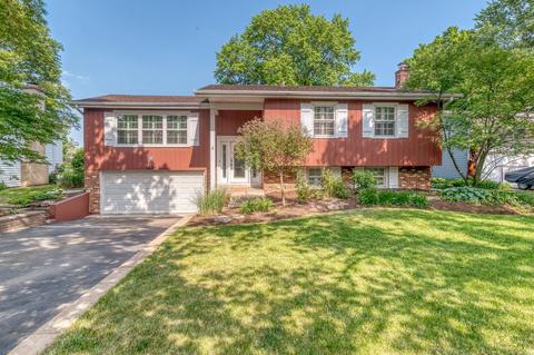 1612 Swallow St, Naperville, IL 60565