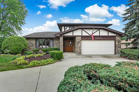 16 W631 Therese Ct, Willowbrook, IL 60527