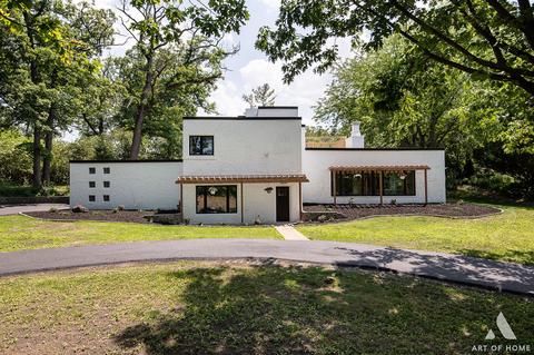 8515 S Cherokee Rd, Palos Park, IL 60464