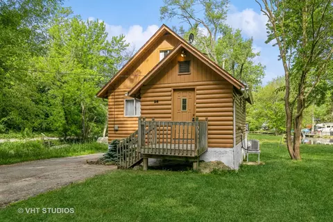 26 S York St, Fox Lake, IL 60020