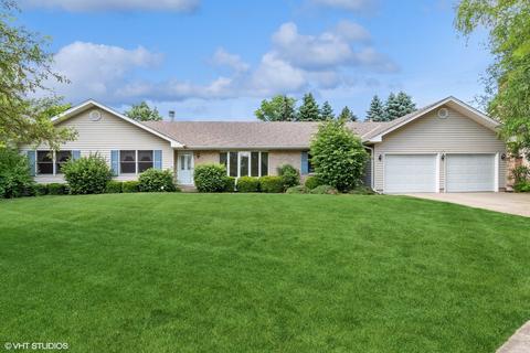 12 Hardwick Ct, Sugar Grove, IL 60554