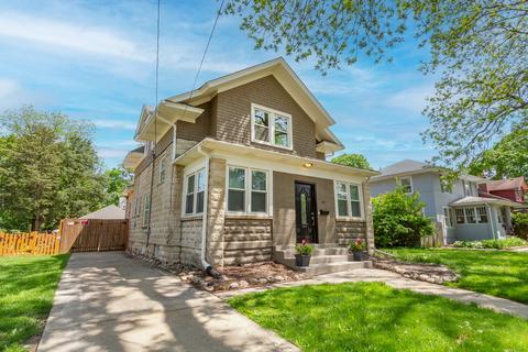 915 Cedar Ave, Elgin, IL 60120