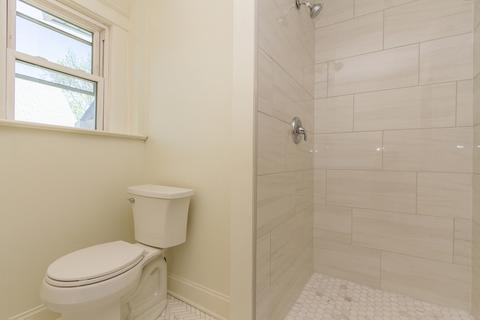 915 Cedar Ave, Elgin, IL 60120 photo 20