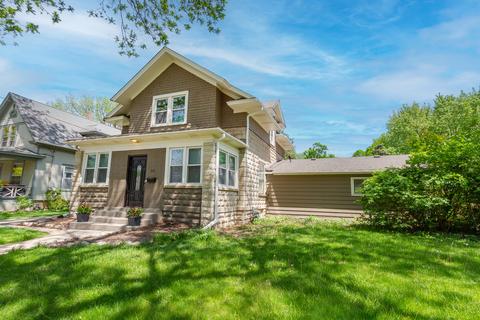 915 Cedar Ave, Elgin, IL 60120 photo 2