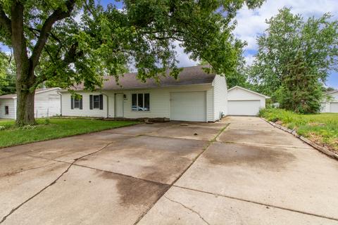 4003 Crest Way, Bloomington, IL 61704 photo 2