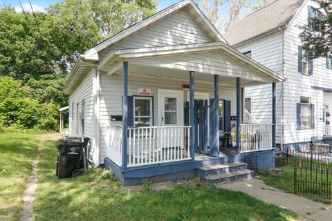 410 N Roosevelt Ave, Bloomington, IL 61701