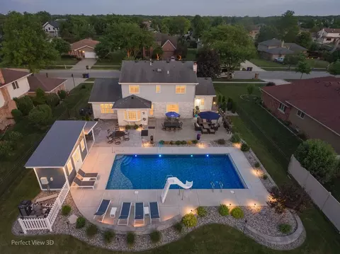 9830 Giles Dr, Mokena, IL 60448