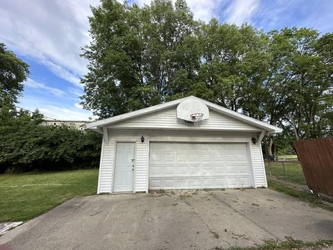 1328 Beverly Ln, Bloomington, IL 61704 photo 3