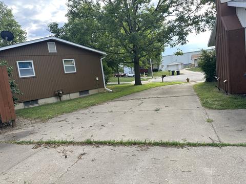 1328 Beverly Ln, Bloomington, IL 61704 photo 13