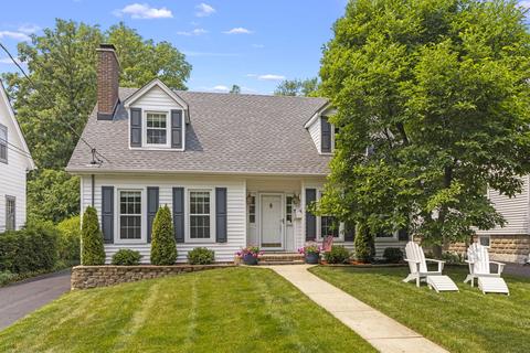 260 Forest Ave, Glen Ellyn, IL 60137