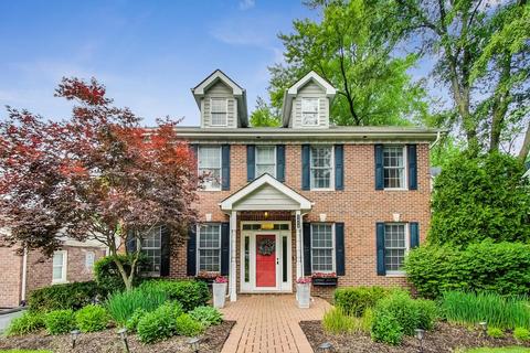 5618 Hillcrest Rd, Downers Grove, IL 60516