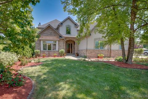 921 S Chatham Ave, Addison, IL 60101