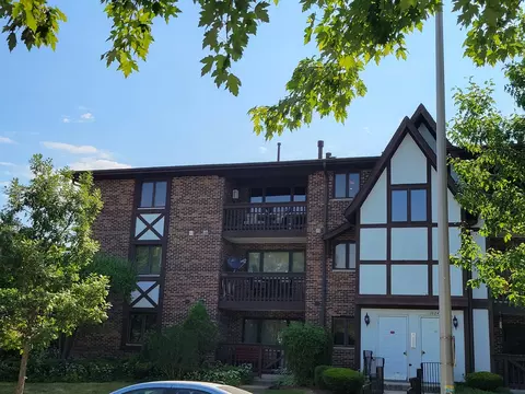 10241 Major Ave #304, Oak Lawn, IL 60453