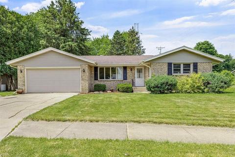 801 Woodridge Dr, Rockford, IL 61108