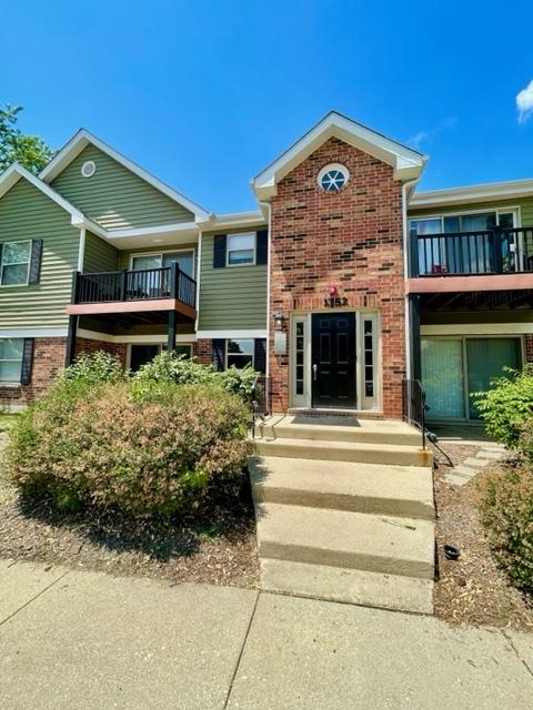1352 Mc Dowell Rd #101, Naperville, IL 60563