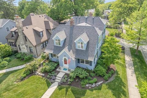 176 Crest Rd, Glen Ellyn, IL 60137