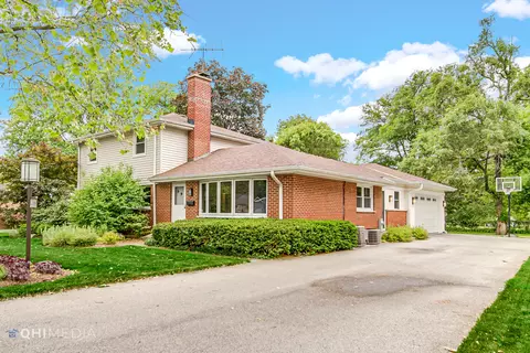 1022 Broadmoor Pl, Deerfield, IL 60015