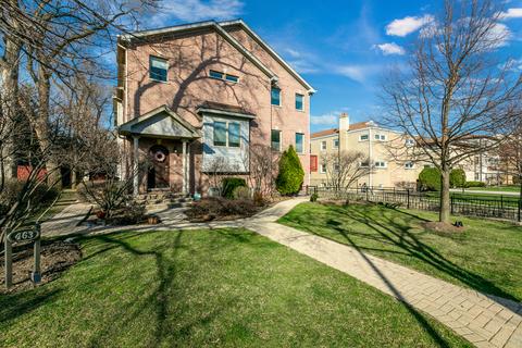 463 Summit Ave #D, Park Ridge, IL 60068
