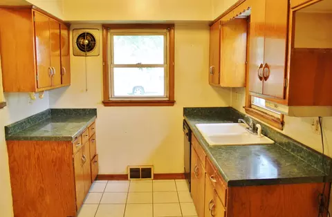 127 Robinson Dr, Morris, IL 60450 photo 8
