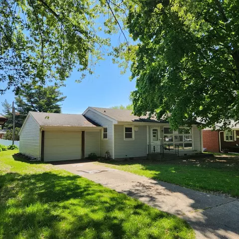 127 Robinson Dr, Morris, IL 60450