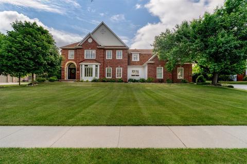 1910 Hackberry Rd, Bloomington, IL 61704