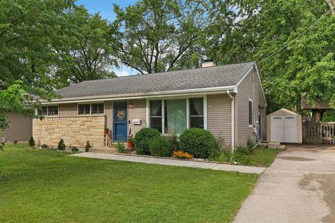 30357 N Center Ave, Libertyville, IL 60048