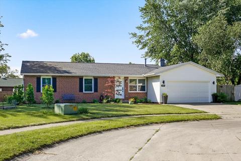 2710 Summit Ct, Urbana, IL 61802