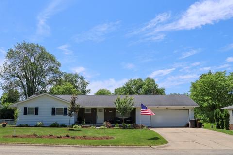 1009 Hilltop Dr, Morrison, IL 61270