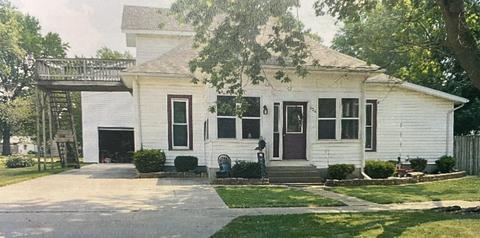 424 S Pine St, Arthur, IL 61911