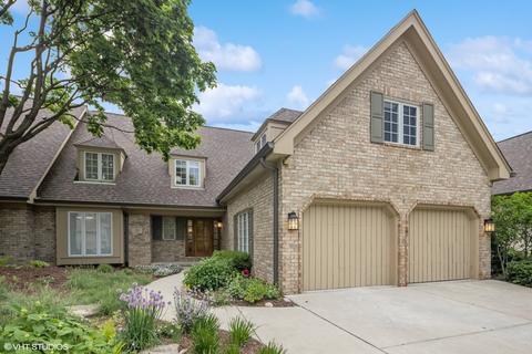 21 Tartan Lakes Ct, Westmont, IL 60559