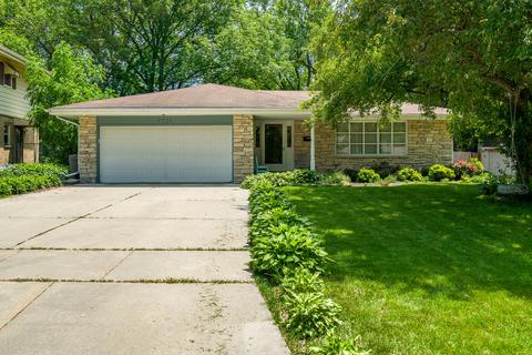 3721 Corbridge Ln, Rockford, IL 61107