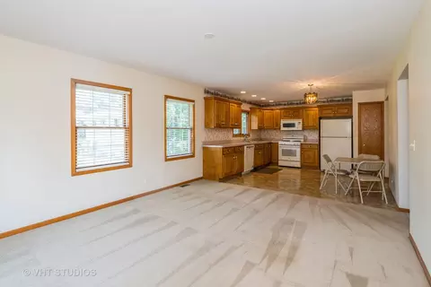 8001 Walker St, Harvard, IL 60033 photo 7