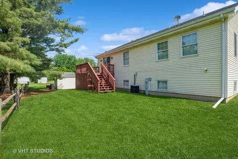 8001 Walker St, Harvard, IL 60033 photo 15
