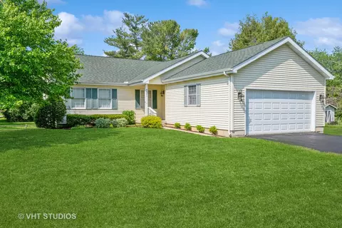 8001 Walker St, Harvard, IL 60033 photo 3