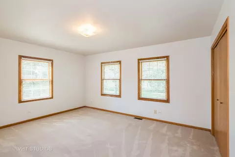 8001 Walker St, Harvard, IL 60033 photo 11