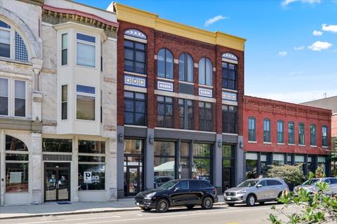 221 E Front St #3, Bloomington, IL 61701