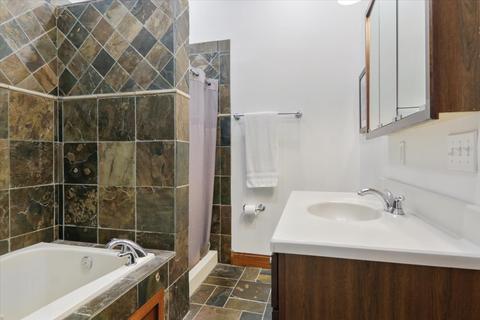 221 E Front St #3, Bloomington, IL 61701 photo 11