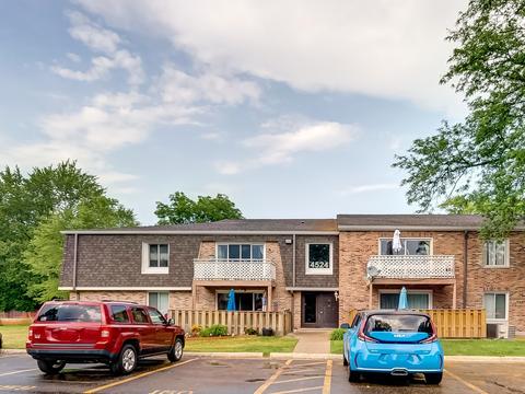 4524 Kings Walk Dr #1B, Rolling Meadows, IL 60008