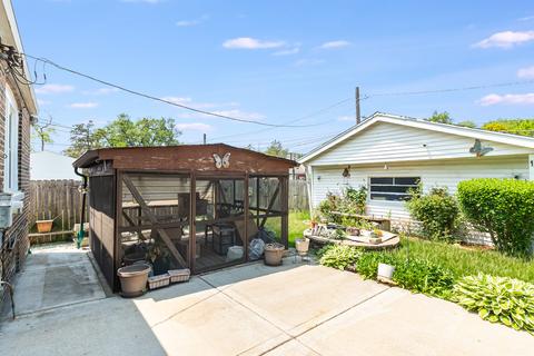 1250 E 97th Pl, Chicago, IL 60628 photo 4
