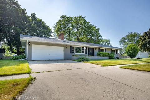 1114 Gifford St, Dekalb, IL 60115