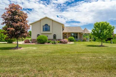 12749 Skyline Dr, Roscoe, IL 61073