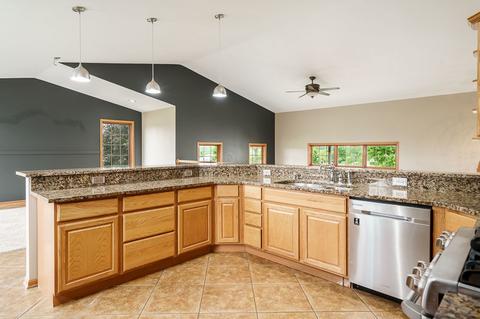 12749 Skyline Dr, Roscoe, IL 61073 photo 35