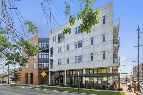 4770 N Manor Ave #204, Chicago, IL 60625