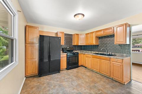 226 Tinbury Pl, Steger, IL 60475 photo 9
