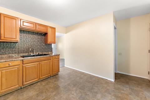 226 Tinbury Pl, Steger, IL 60475 photo 10