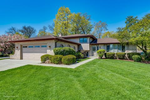 586 Siems Cir, Roselle, IL 60172